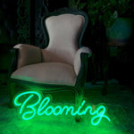 "Blooming" Led neonskylt. 80x31cm. Välj önskad färg.