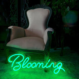 "Blooming" Led neonskylt. 80x31cm. Välj önskad färg.