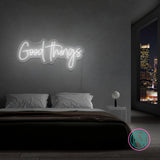 Neonskylt "Good Things" 99x47 cm. Välj önskad färg.