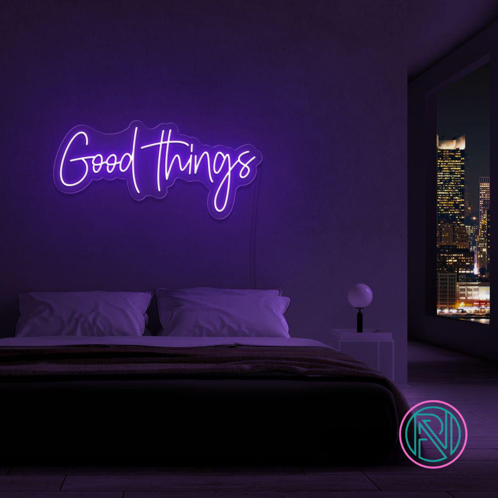 Neonskylt "Good Things" 99x47 cm. Välj önskad färg.