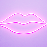 Neonskylt "Kyssemunn" Hot pink.