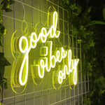 "good vibes only" Led neonskylt. 52x36 cm. Välj önskad färg!